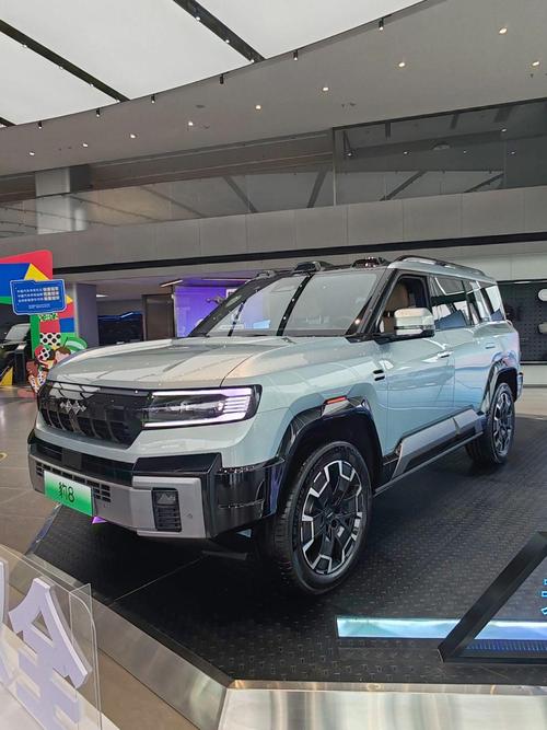 成都10比亚迪方程豹硬派越野的爆款，英菲尼迪35周年与你共成长